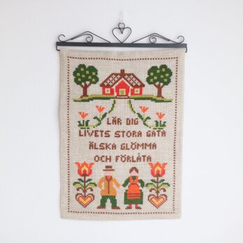 スウェーデンで見つけた手刺繍のタペストリー No.5755