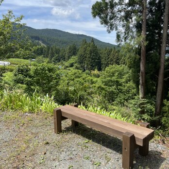 庭に映える、どっしり無垢の140cmガーデンベンチ 庭 木製 防腐処理