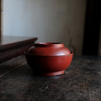 時代物◆赤で素敵。漆芸蓋付碗　欅　漆器　骨董・antiqures 丁寧な暮らしに。明治〜大正期 i3の画像