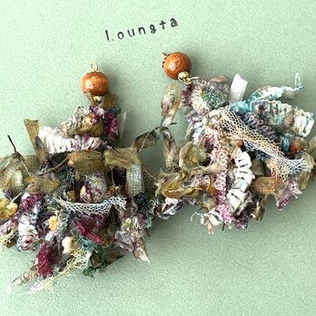 るんたオリジナル引き揃え糸のタッセルピアス フリンジピアス グリーン ブラウン樹脂ピアスの画像