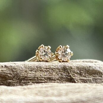 天然ダイアモンド◇K18イエローゴールド／スタッドピアス（ペア）0.05CT TWTの画像