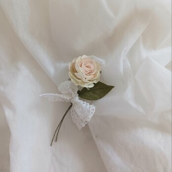 染め布花＊一輪・ミニ薔薇のコサージュの画像