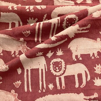 インド ブロックプリント生地 [50cm単位] Ajrak アニマル レッド 動物 ワニ ライオン 鹿 赤 カバIF0248の画像