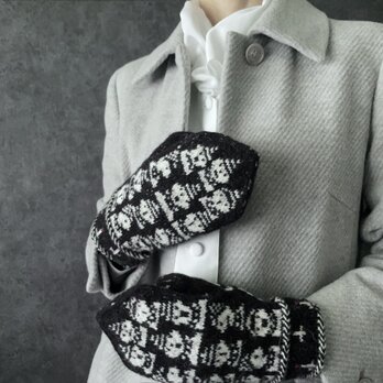 スマホ操作・ゴシックを纏う  聖歌隊のシェトランドヤーンミトン（M size）