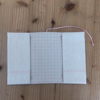 春色の文庫本カバー (四角い模様)の画像