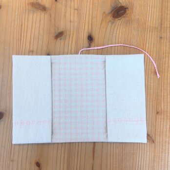 春色の文庫本カバー (四角い模様)の画像