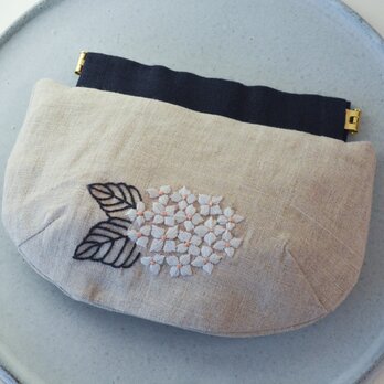 【受注製作】アナベル 刺繍 バネ口ポーチの画像