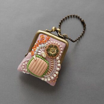 ネックレスにも、バッグチャームにも、小さな小さなビーズ刺繍のがま口　3　プレゼント　アクセサリーケース　カラフル　の画像