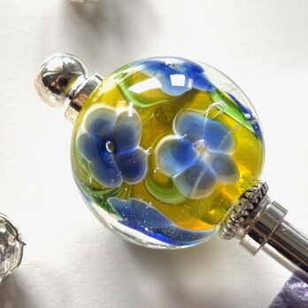 かんざし　黄色と水色の花のとんぼ玉　一本挿し　一本簪　涼しげ　夏　トンボ玉　蜻蛉玉　ブルー　青の画像