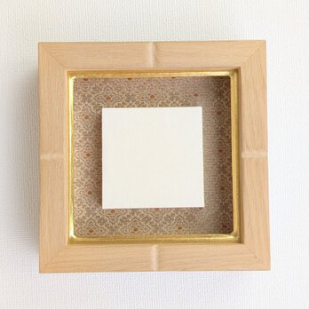 ミニチュアサイズ　ボックス型額縁　栗材 外寸13×13㎝　手彫刻の画像