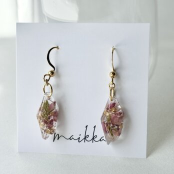 【金属アレルギー対応】ピアス/イヤリング　レジン　エリカ　お花　上品　大人可愛い　ピンクの画像