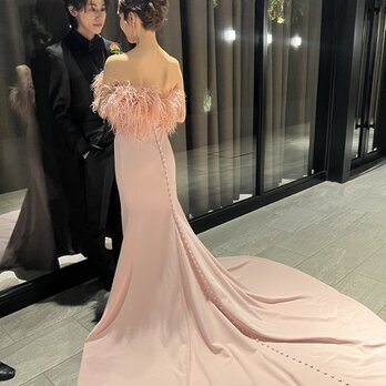 実例写真！オーストリッチ カラードレス ピンク クレープ生地 ベアトップ くるみボタン 披露宴/結婚式の画像