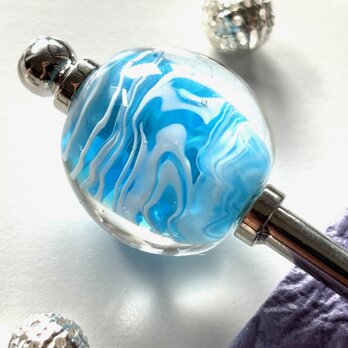 かんざし　流水の様な水色マーブルのとんぼ玉　一本挿し　一本簪　涼しげ　夏　トンボ玉　青　ブルーの画像