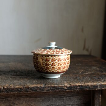 【特価¥1500→¥750】白い花と赤いリーフ尽くし◆九谷焼　花文色絵青粒金彩蓋付湯呑み　古民家　工芸品　昭和レトロの画像