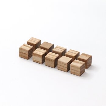 シンプルな木製キューブマグネット〈タモ〉の画像