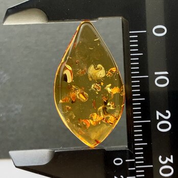 バルティックアンバー[210] 28x16mm 8Cts　天然石 ／ ルース ／カボションの画像