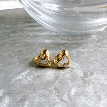 PA340-【 AVON 】エイボン・ヴィンテージピアス  Gold Tone Rhinestone Open Heartの画像