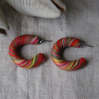 nijiピアス　red pink green goldの画像