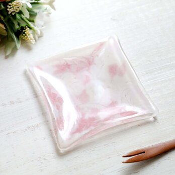 ガラスの四角小皿「花霞」の画像