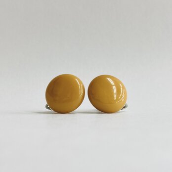樹脂ラウンドカボションビーズイヤリング/約18mm/マスタード/made in japanの画像