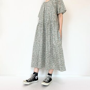 【20％OFF★期間限定セール】キツネと森の半袖ワンピース＊ポケット付＊国産綿100％＊ゆったりフリーサイズ＊ホワイト×グリーンの画像