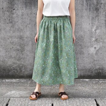 軽くて、さらり。優しい肌触り。ボタニカル ギャザースカート（ ダークシーグリーン ）ポケット リーフ 植物模様の画像