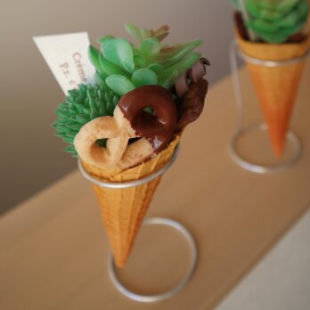 多肉植物のある風景 Ice Cream Arrangement ★フェイクグリーンの画像