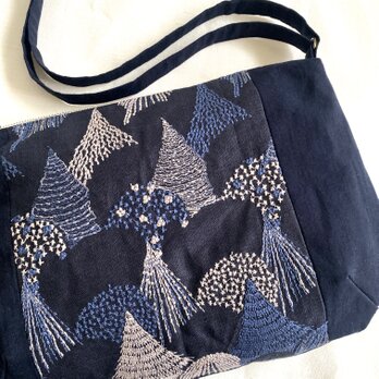 ラウンドショルダーバッグ＊刺繍ショルダーバッグmori navy