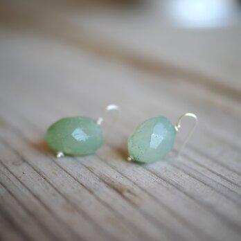 -Chalcedony- pierceの画像