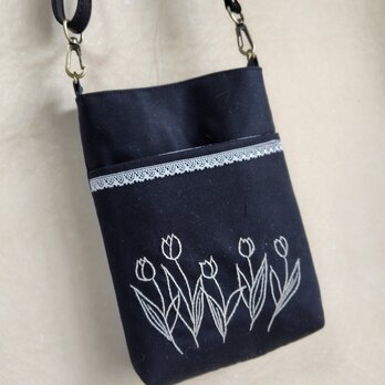 手刺繍 ショルダー バッグ 黒の画像