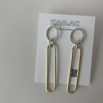 silver × brass double oval pierce 真鍮　シルバー　揺れる　ピアス　軽い　縦長の画像