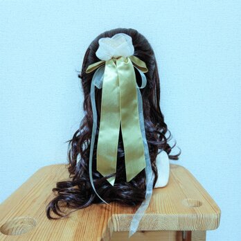 お花とリボンのヘアアクセの画像