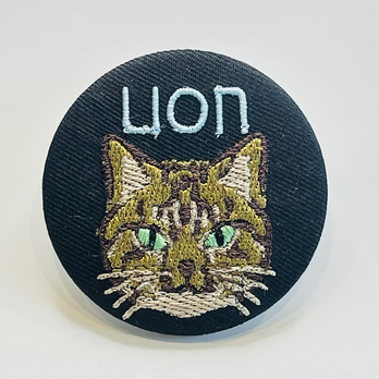 刺繍缶バッチ　セミオーダーCの画像