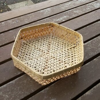 麻の葉編み六角カゴの画像