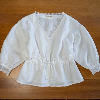 可憐さ強めなリネンブラウス・OR＆リネンキャミソール【白・レース・八分袖・Vネック・貝ボタン】