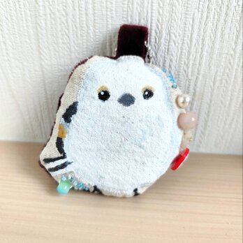 白いお守りシマエナガちゃんチャーム(ローズクォーツ)の画像