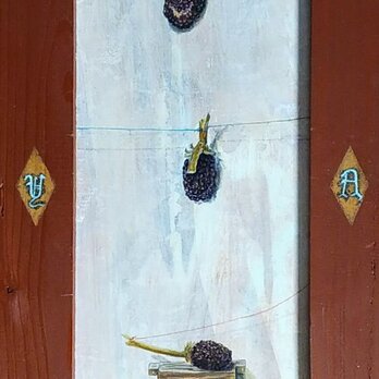 アクリル「３つの構成・ストロベリーコーン」