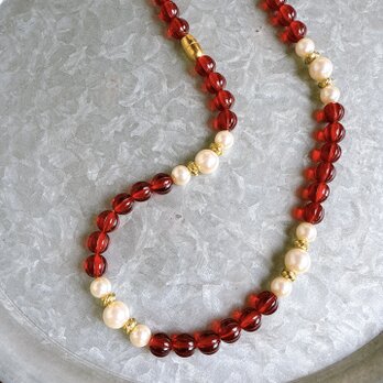 NA132-【 AVON 】エイボン・ヴィンテージネックレス 86 Faux Pearl Red & Gold Beadsの画像