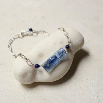 カイヤナイトのブレスレット　azurの画像