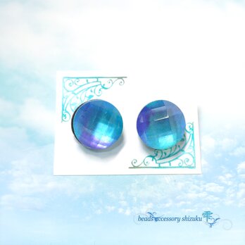 ホワイトシェル×クリスタル スタッドピアス＊Blue＊10mmの画像