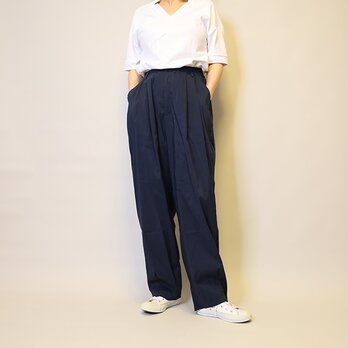 新作❤︎軽量/紫外線対策/撥水/総ゴム仕立てファスナーつきワイドタックパンツ（ネイビー）25025NVFの画像