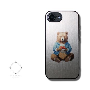 【まるで金属のようなiPhoneケース・カメラフルカバーver】（シルバー）クマ×リンゴ　耐衝撃 12/13/14/15/16~の画像