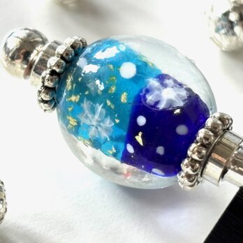 かんざし　雪の結晶のとんぼ玉　ブルー＆水色　一本挿し　一本簪　涼しげ　夏冬　青　ガラス　蜻蛉玉　トンボ玉の画像