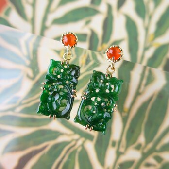 Ｋ18 Carving jadeite Pierceの画像