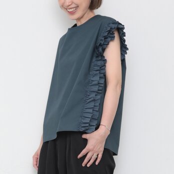 新作6月16日まで送料無料　frill tops / iron blueの画像