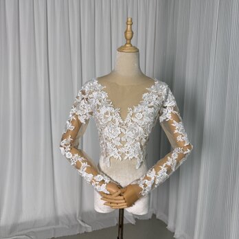 トップス Vネック ロングスリーブ くるみボタン 上品花レース 花嫁/結婚式の画像