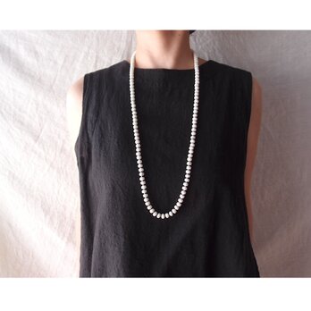 White Magnesite × Hematite Necklace／ホワイトマグネサイト×ヘマタイト ロングネックレスの画像