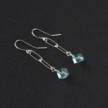 Chain&Cube Pierce（フローライト）の画像