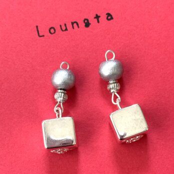 シルバーピアス ウッドビーズシルバーピアス アクリルビーズシルバー 夏ピアス 軽いピアス 樹脂ピアスの画像