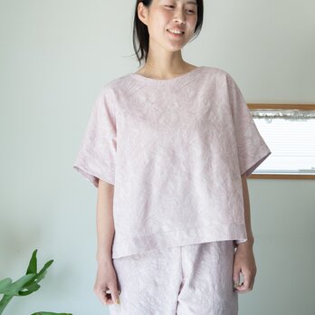 ジャガード織り　後ろタックのブラウス【Organic Cotton／シャクヤクの実染め】の画像